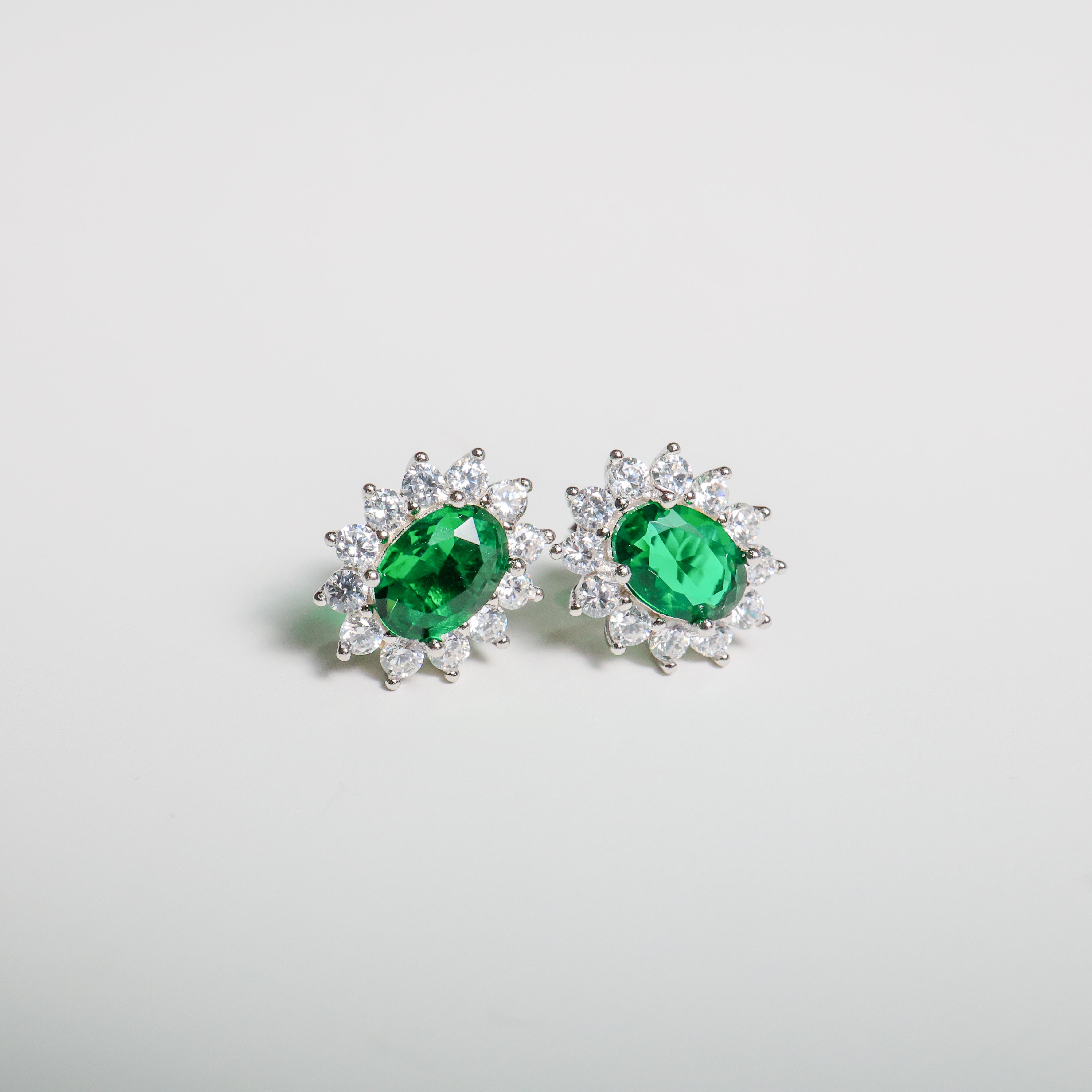 Orecchini in argento con smeraldo verde
