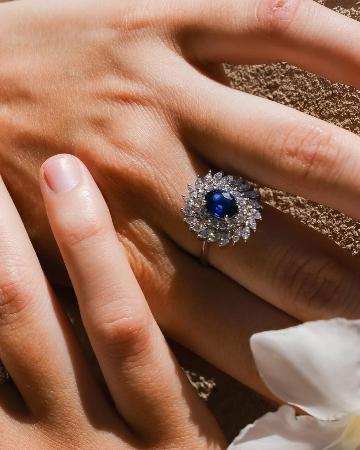 Anello zaffiro blu in argento