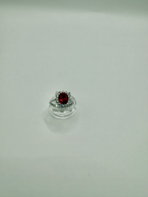 Anello con rubino rosso e zirconi in argento 925