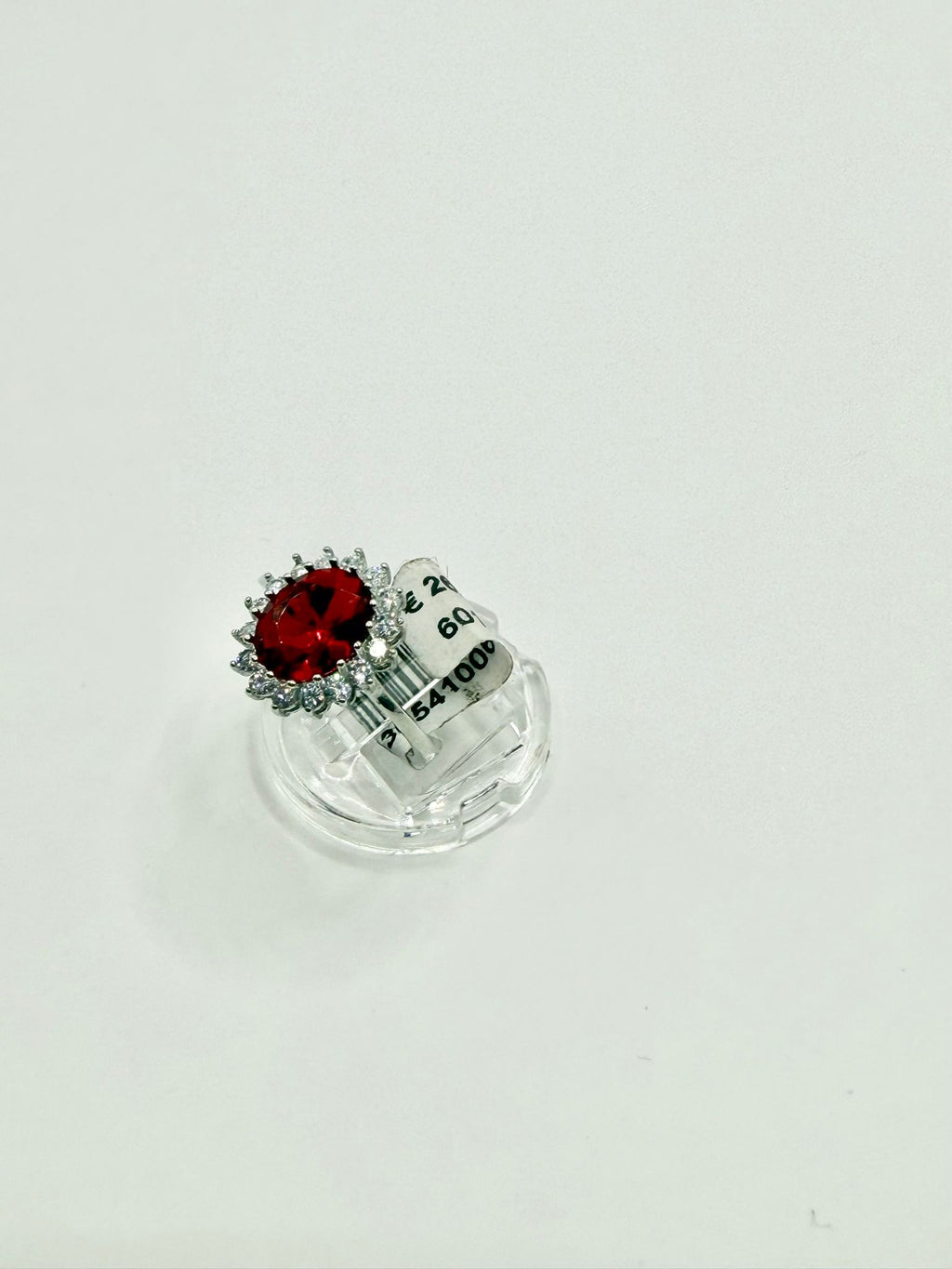 Anello con rubino rosso e zirconi in argento 925