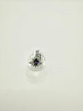 Anello con pietra ovale viola e zirconi bianchi in argento 925