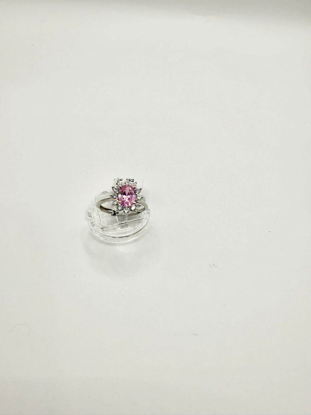 Anello con pietra rosa e zirconi in argento 925