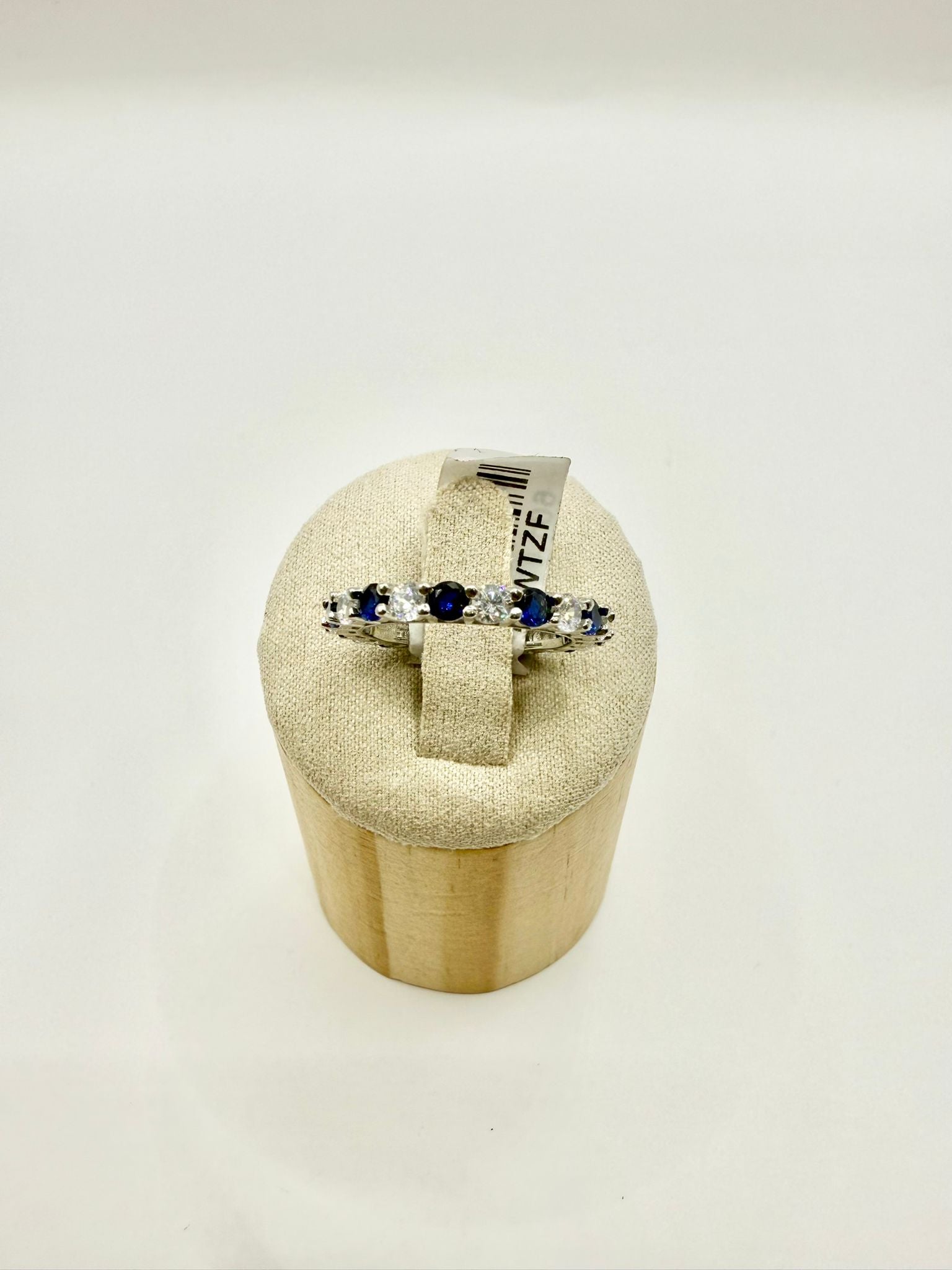 Anello veretta con zaffiro blu e zirconi in argento 925