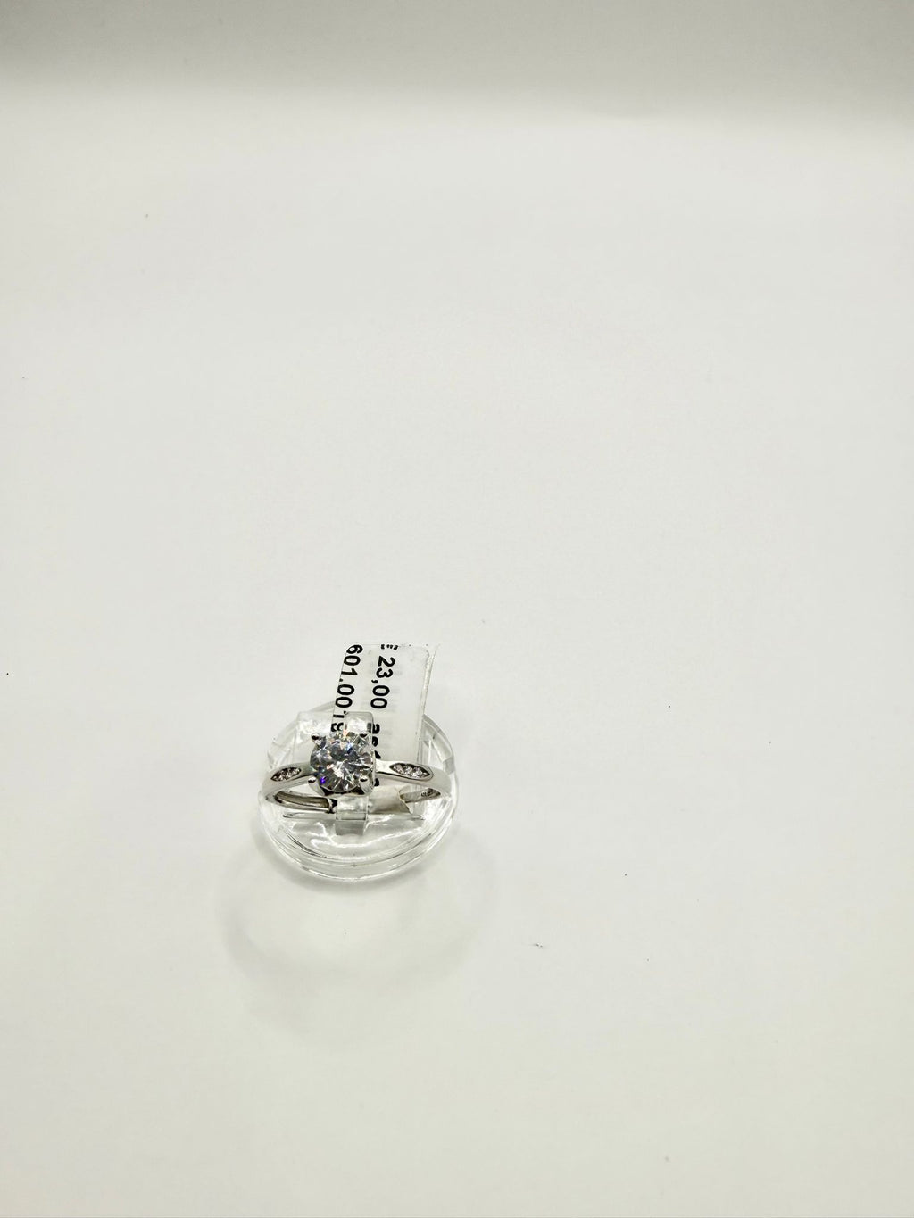 Anello solitario in argento 925
