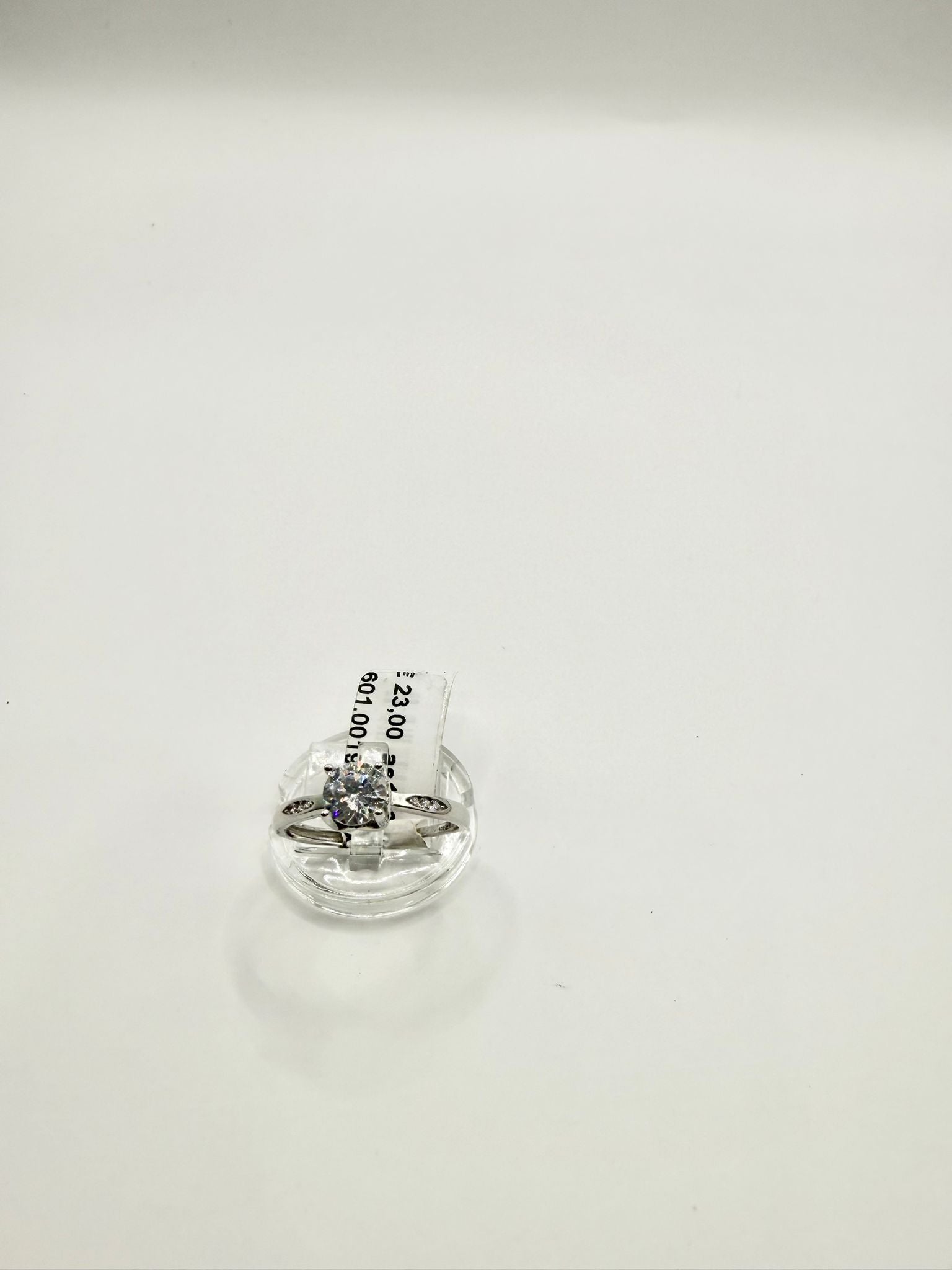 Anello solitario in argento 925