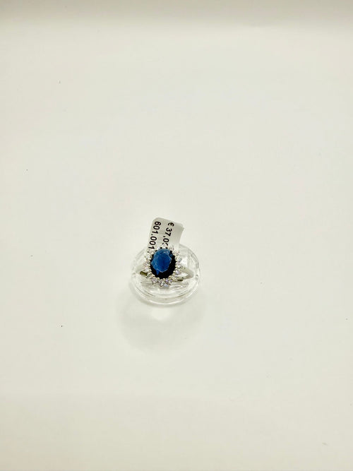 Anello con zaffiro blu e zirconi in argento 925