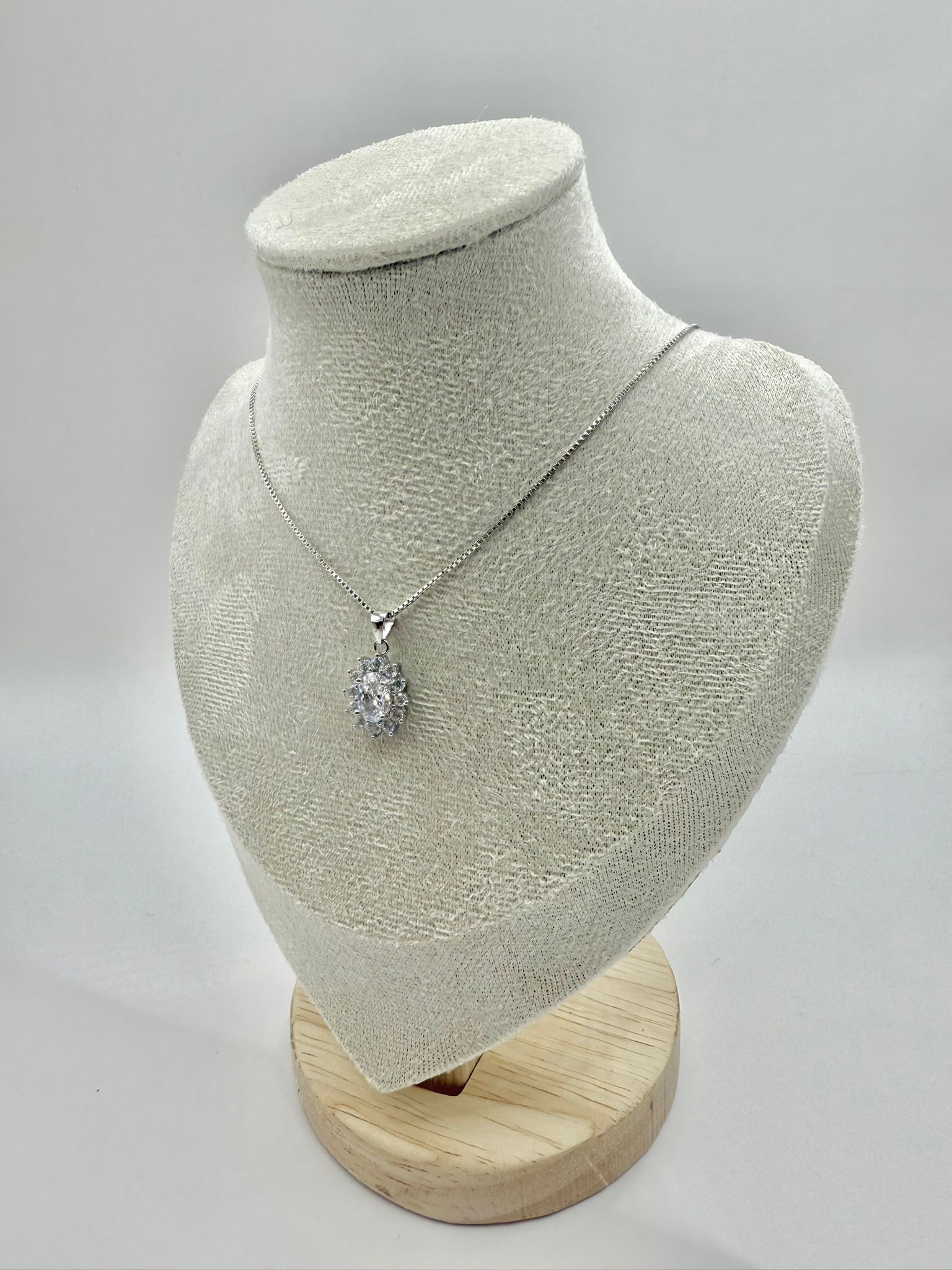 Collana completa con pietra bianca e zirconi in argento 925