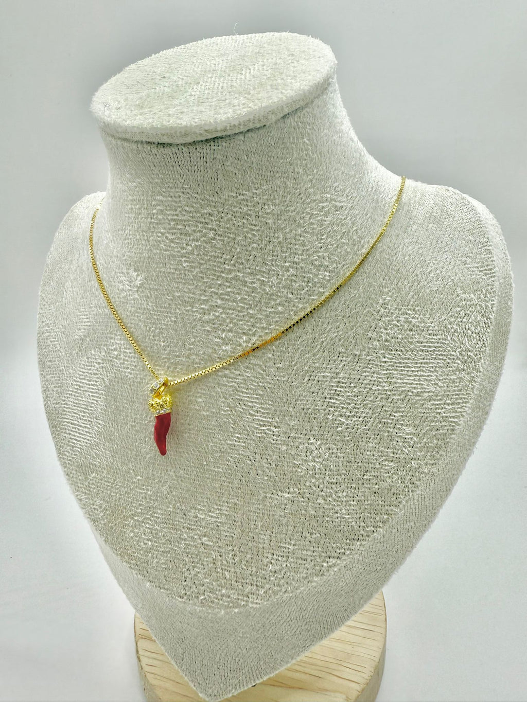 Collana completa con corno rosso