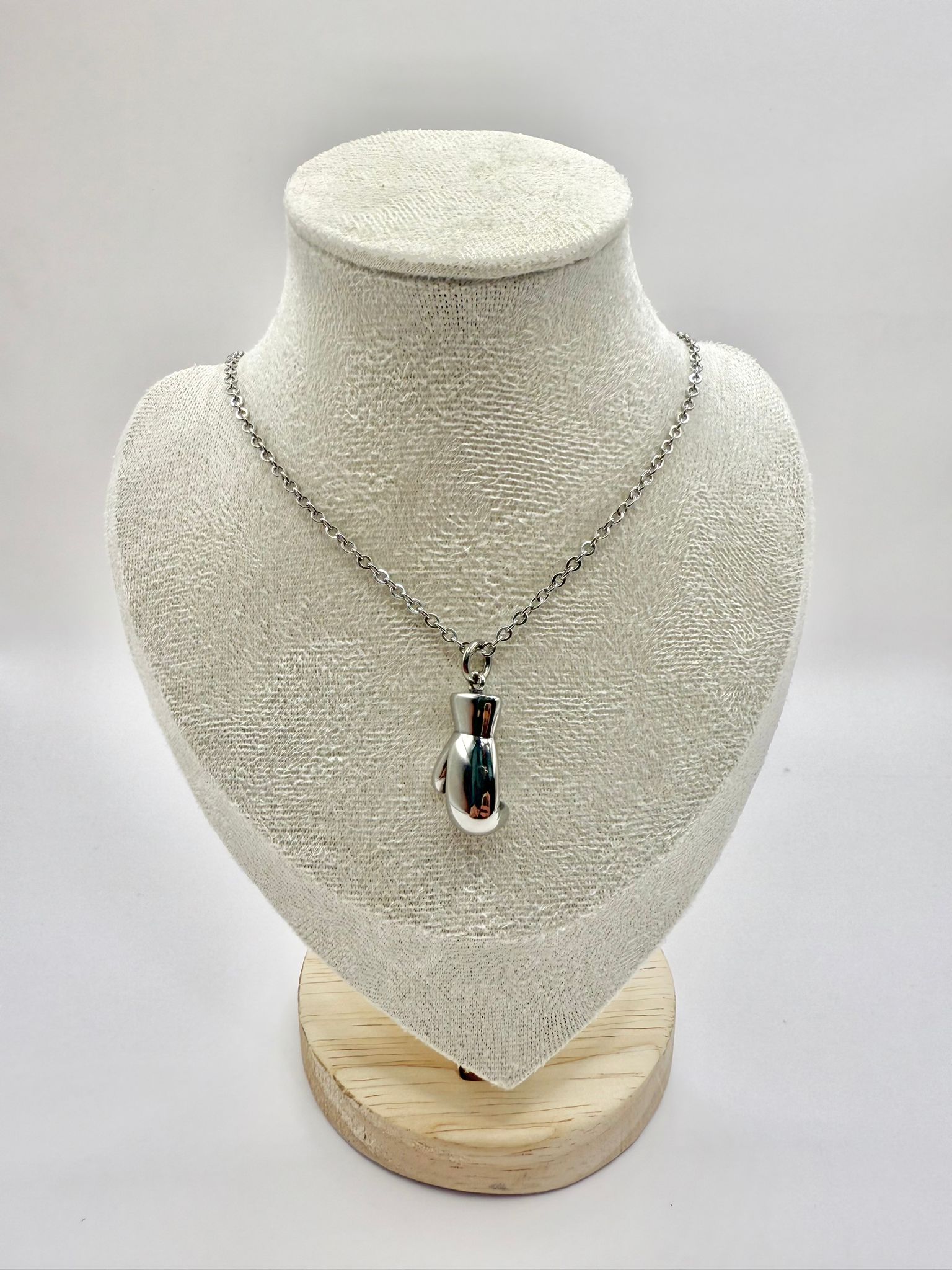 Collana guantone box