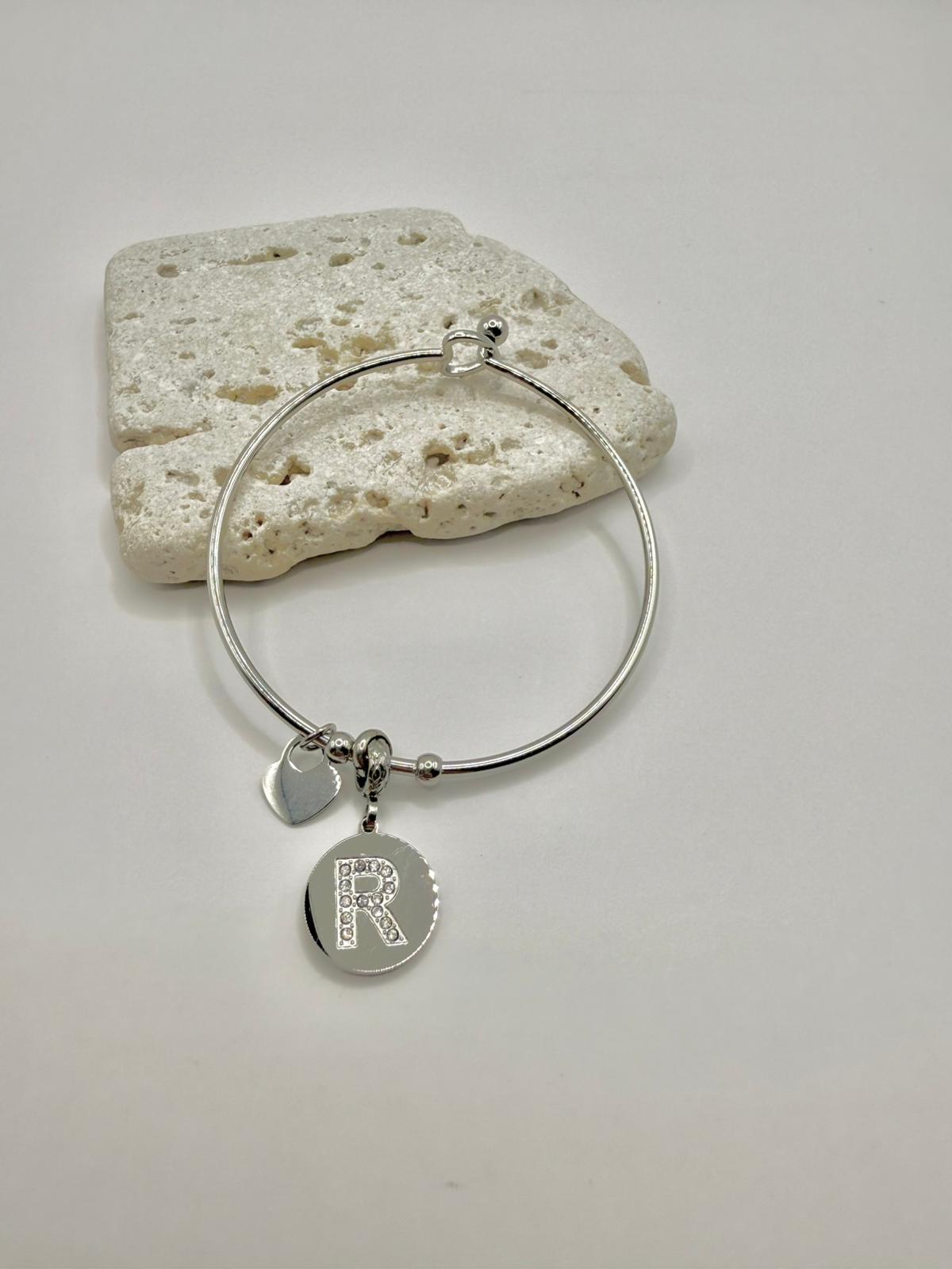 Bracciale in acciaio con pendente lettera: R
