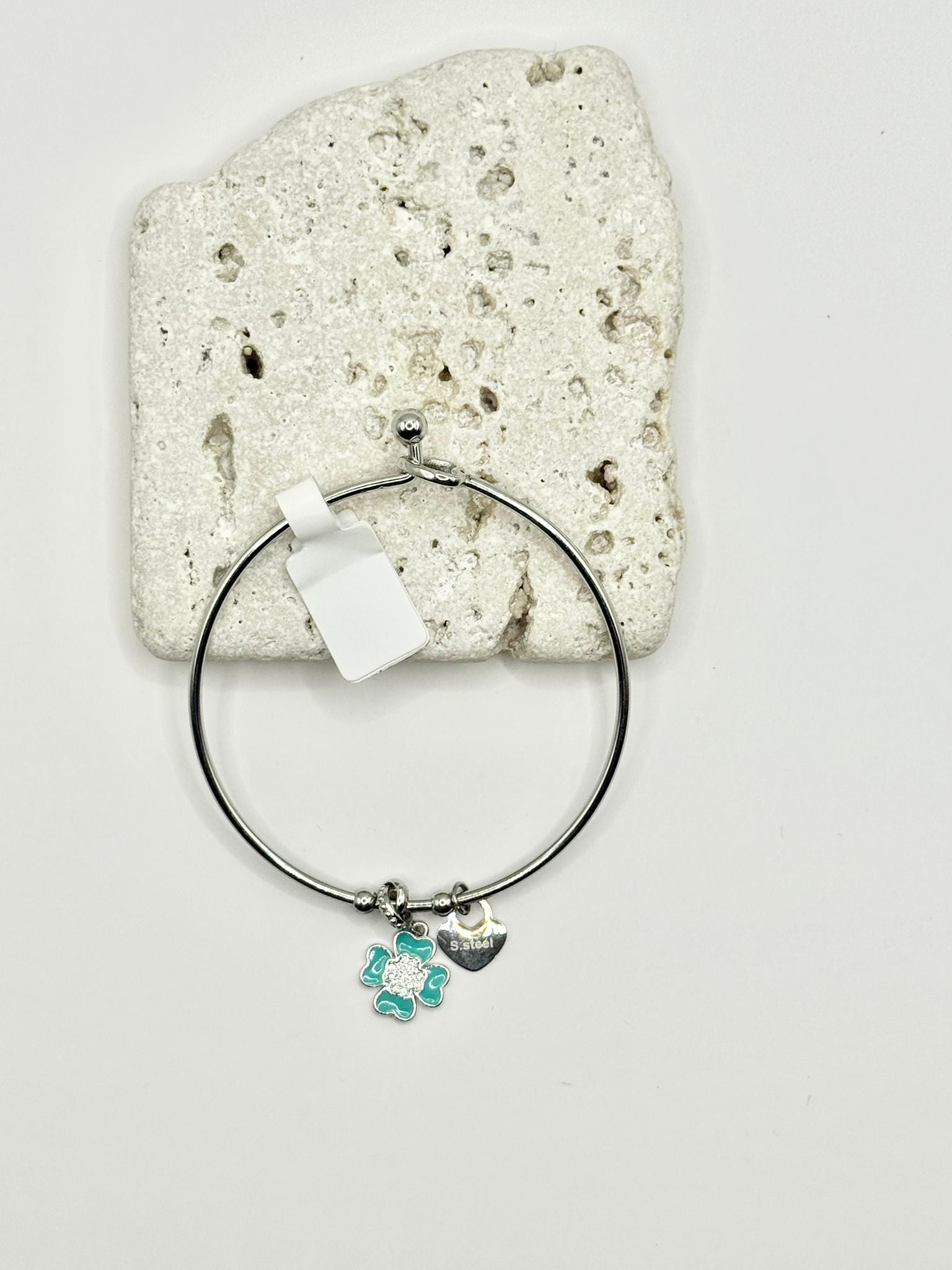 Bracciale con pendente quadrifoglio